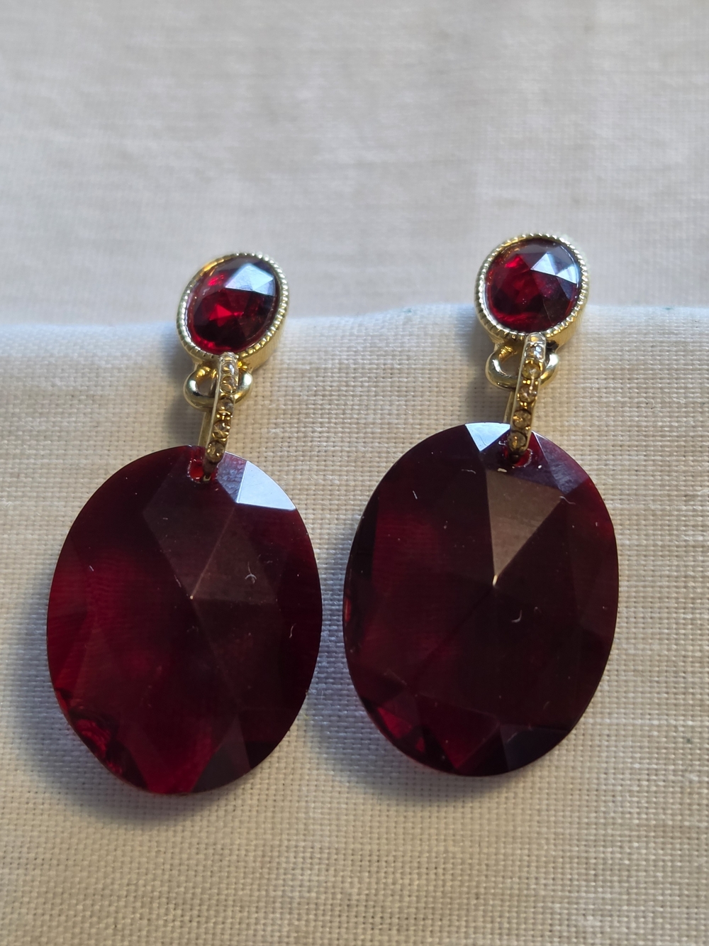 Vtg Monet Gold-Tone Faceted Red Oval w Rhinestone Connector Dangle Post Earrings